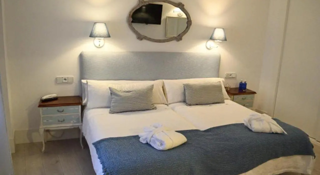 Четырёхместный номер Standard Ares Hotel