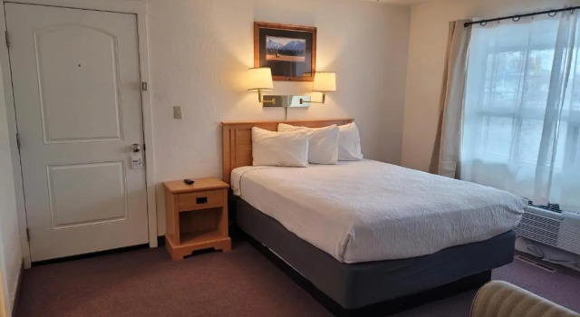 Четырёхместный номер Standard Bridge Street Inn