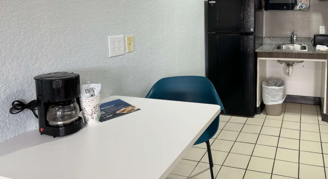 Четырёхместный номер Standard Studio 6 Extended Stay - West Palm Beach, FL
