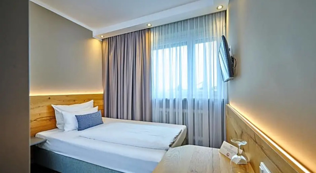 Номер Standard Hotel Westend