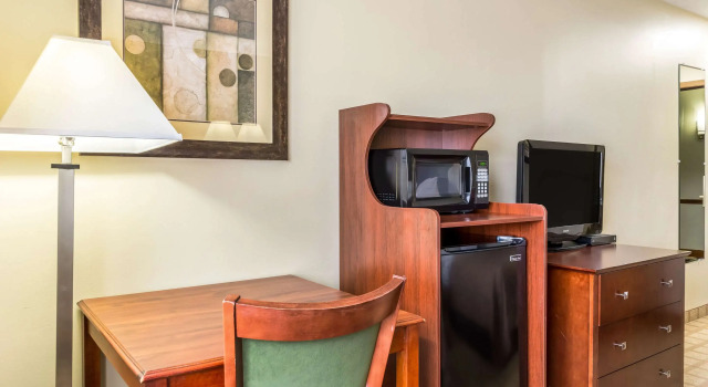 Четырёхместный номер Standard Quality Inn I-74 Batesville