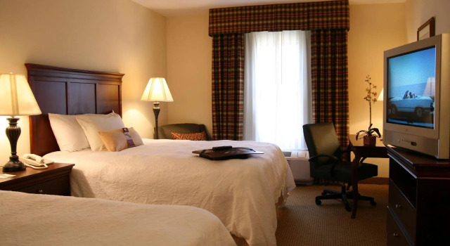 Четырёхместный номер Standard Hampton Inn & Suites Dobson