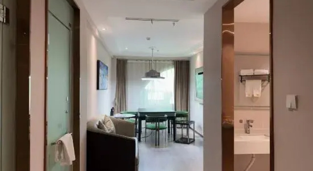 Люкс Deluxe Vienna Hotel Wuhan Yellow Crane Tower Wuchang Station Railway Station