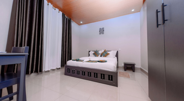 Shaste City Hotel