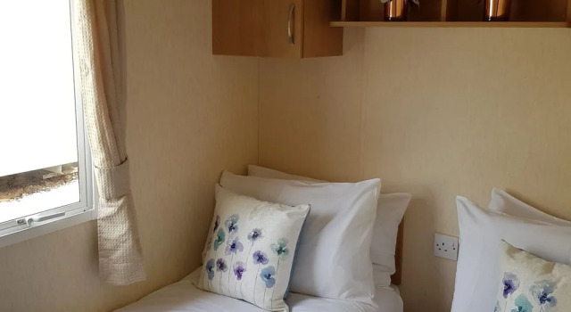 Pitch & Canvas - Self Catering at Broad Oak Farm, 预订 农场住宿 克鲁 柴郡