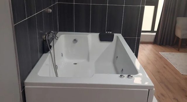 Suite Luxury biglife hotel