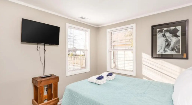 220 W Ashley - Corner Cottage - Central Location, Забронировать Дом для отпуска Коттеджи Южной Каролины, Коттедж