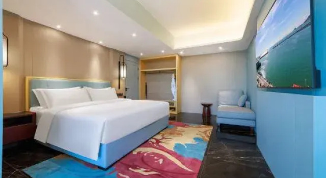 Люкс Deluxe Holiday Inn Express Zhuhai Guishan Island by IHG