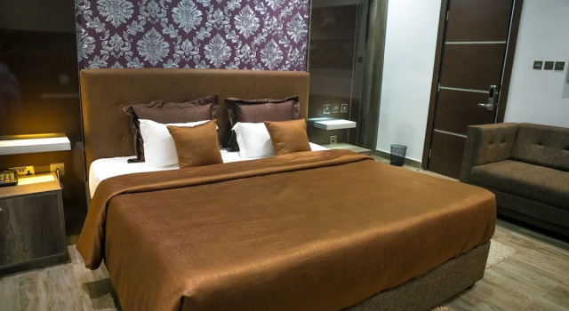 GEI8 Hotels & Lounge