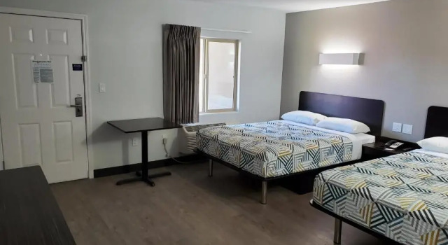 Четырёхместный номер Standard Motel 6-Show Low, AZ