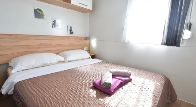 Welcoming Holiday Home in Ugljane With Swimming Pool, Rezerwuj Hotel Hotele w Split-Dalmatia County z parkingiem, Parking