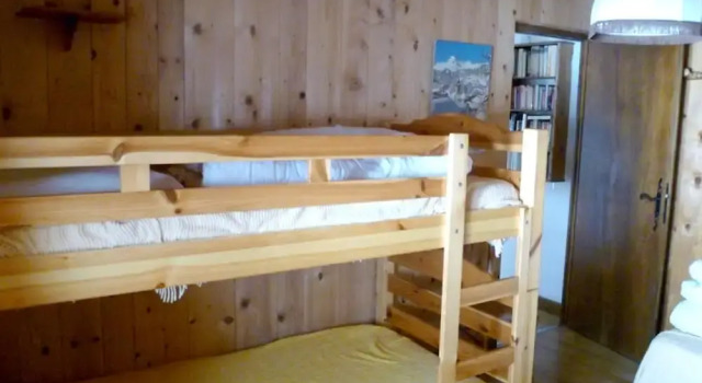 House with 2 Bedrooms in Notre-Dame-De-Bellecombe, with Wonderful Mountain View, Furnished Garden And Wifi - 100 M From the Slopes, Забронировать Дом для отпуска Отели Нотр-Дам-де-Белькомб с парковкой, рядом с Горнолыжный подъемник Комб 2, Парковка