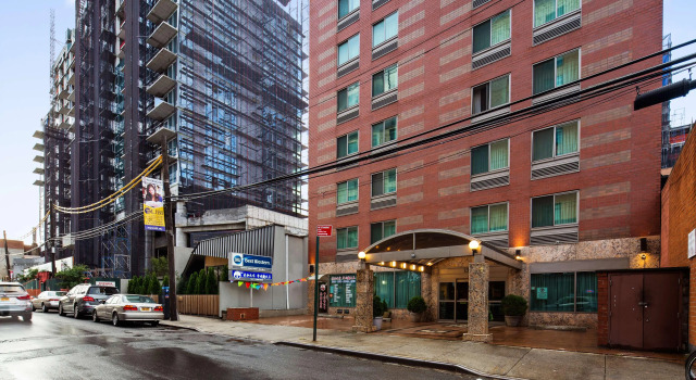 Best Western Queens Court, Забронировать Отель Флашинг Куинс, рядом с NewYork-Presbyterian Queens Hospital