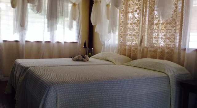 Liwayway Sa Bohol-Pamilacan Bed & Breakfast