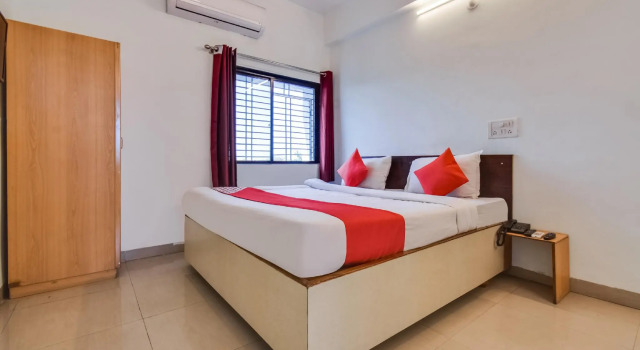 OYO 79163 Royal Akash Executive