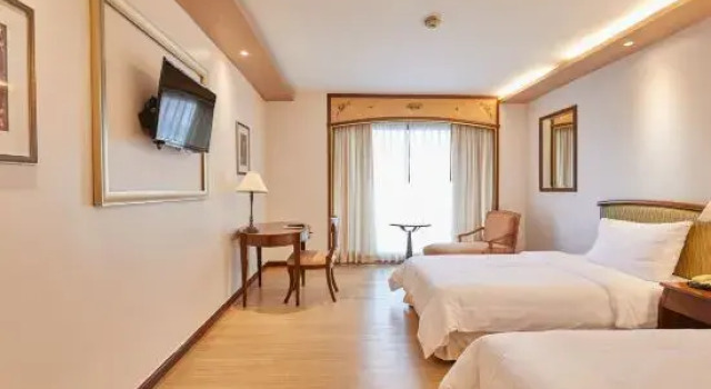 Двухместный номер Superior The Royal City Hotel