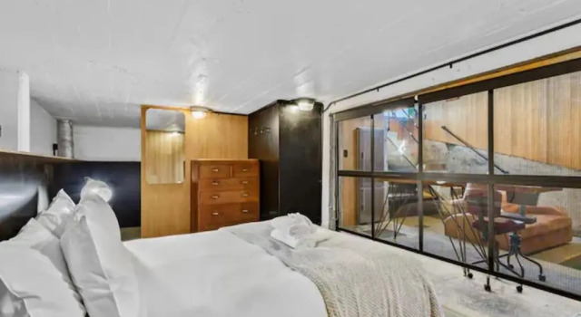 Апартаменты Unique Industrial-Style Apartment in Auckland