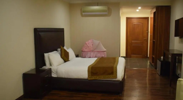 Standard Doppel Zimmer Grand Millennium Hotel