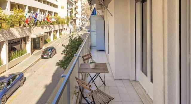 Апартаменты UPSTREET Modern Downtown Flat -Acropolis