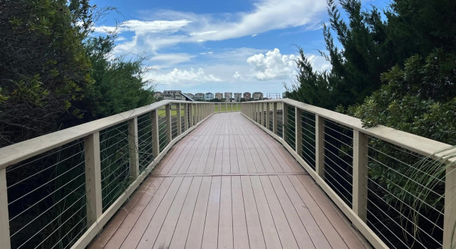 2 BR/BA Condo - Boardwalk to Beach. 3 Pools. Tennis Courts