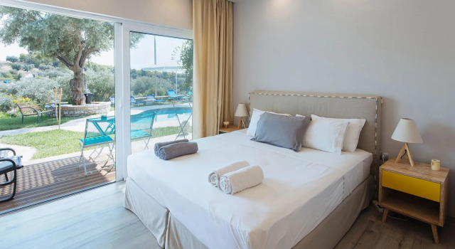 Полулюкс Premium с видом на бассейн Sunny Stay Kilada