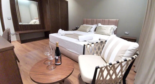 WHITE CROWN HOTEL, Забронировать Отель Отели Камза 4 звезды, 4*