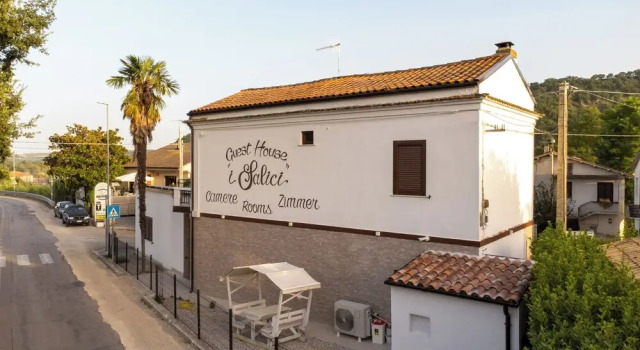 Guest House - I Salici, Varaa Matkakoti Elice Abruzzo