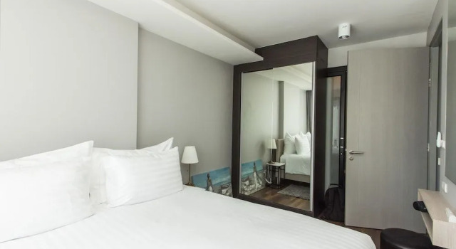 Infinity Pool 1 Bedroom at Surin Beach, Забронировать Отель Отели Южного Таиланда с парковкой, Парковка