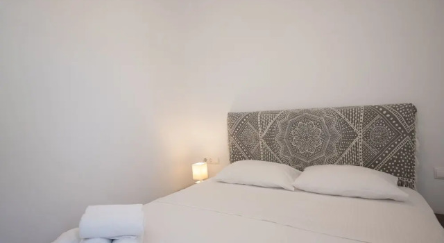 Ginger Gold Apt Getaway with Shared Pool