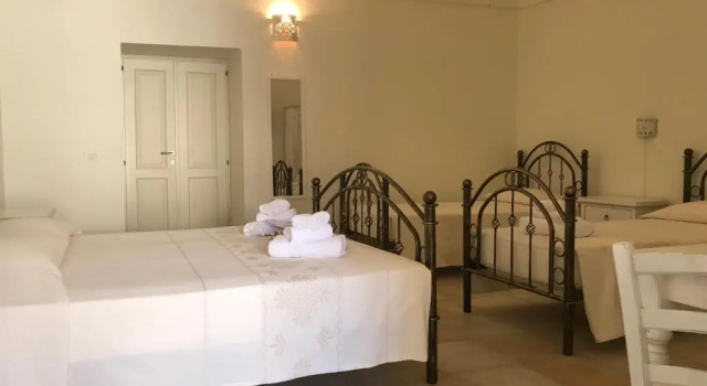 Domo Antiga Guest Rooms, Забронировать Гостевой дом Сорсо Sardinia North