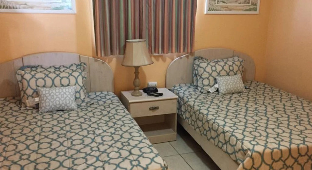 Madrid Oceanfront Condominiums, Varaa Hotelli Hotellit Wildwoods Beach uima-altaalla, Uima-allas
