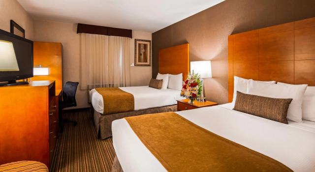 Четырёхместный номер Standard Best Western JFK Airport Hotel