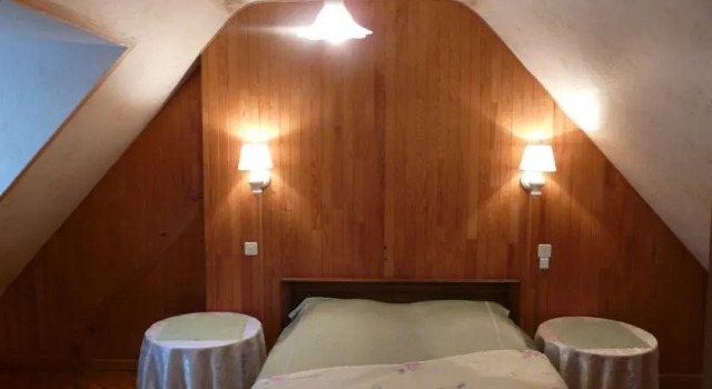 Bezeden, Rezerwuj Hotel  