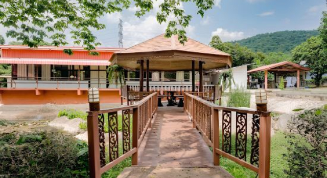 Rockwood house Resort and Thai massage, Забронировать Курортный отель Отели Khao Yai с парковкой, Парковка