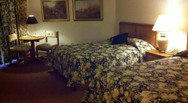 Четырёхместный номер Standard Greenbrier Inn Killington