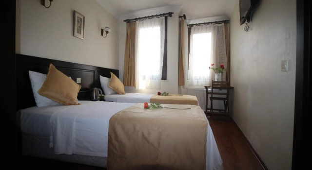 Sultans Hotel, Забронировать Отель Фатих Стамбул, рядом с Библиотека Стамбульского университета