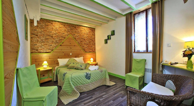 Hôtel Bien-Être Aux Cyprès de Marquay, Réserver Hôtel Hôtels à Aquitaine avec piscine, Piscine