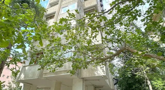 Cozy Apartment in Kadıkoy Baghdad Avenue, Varaa Huoneisto Hotellit Marmara-alue pysäköinnillä, Pysäköinti