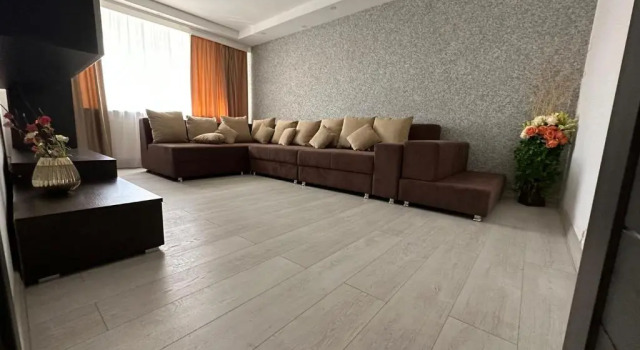 Luxury House, Забронировать Апартаменты/квартира Отели Арджеш с парковкой, Парковка