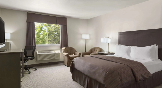 Days Inn Steinbach, Rezerwuj Hotel Hotele w Manitoba z basenem, Basen