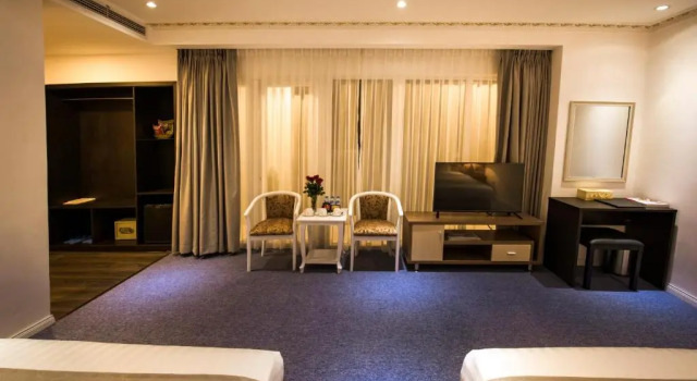 Семейный номер Deluxe Golden Crown Hotel