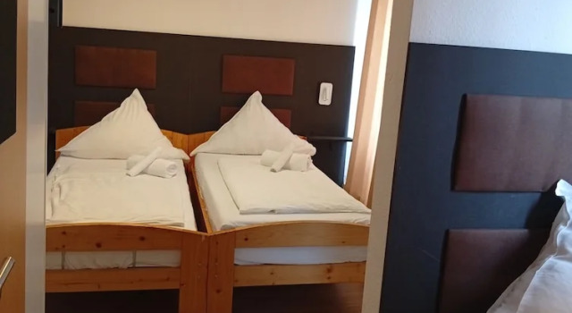 Трёхместный номер Standard Niehler Hotel