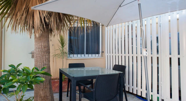 Estudio con vista al jardín Geula Suites