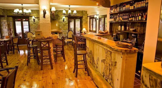 Breati Traditional Guesthouse, Book Guesthouse  
