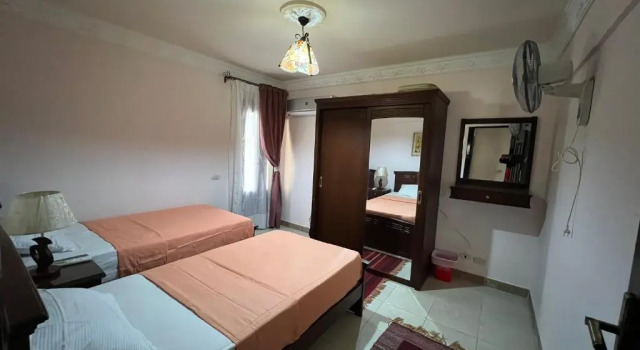 Lazorde bay sea front chalet first row with garden سيدي عبد الرحمن الساحل الشمالي لازرودي باي, Boek Chalet Villa's in North Coast, Villa