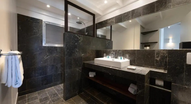 Номер Deluxe Pearl Beach Hotel