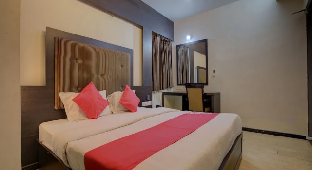 Standard Double room OYO 26196 Hotel Vip Regency