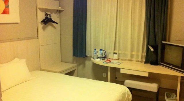 Номер Standard Jinjiang Inn Dezhou Train Station