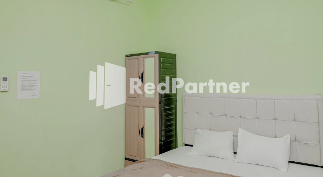 Krucuk Guest House Syariah RedPartner, Rezervasyon Misafirhane North Cirebon West Java