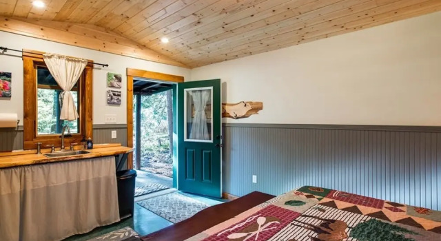 Unique Glamping Experience, Pet Friendly, Sleeps 2, Varaa Leirintäalue Maple Falls 